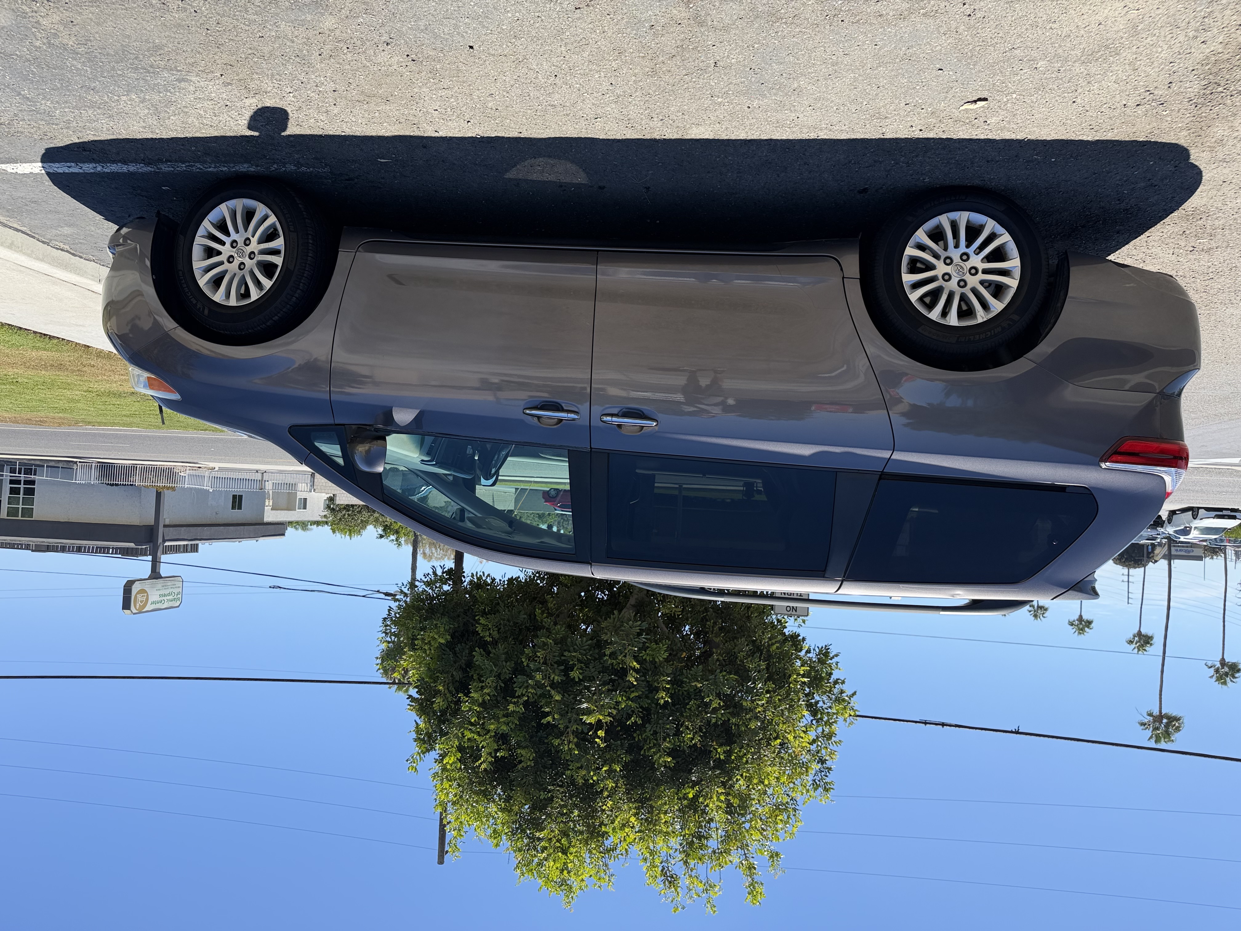 Used 2015 Toyota Sienna XLE FWD image 12