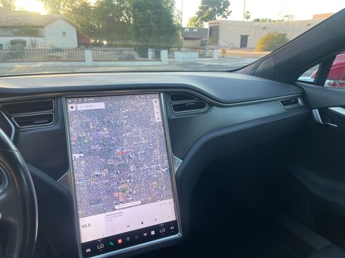 Used 2018 Tesla Model S 100D image 11