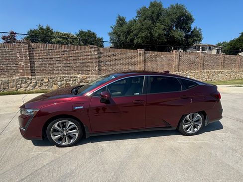 Used 2018 Honda Clarity Touring image 12