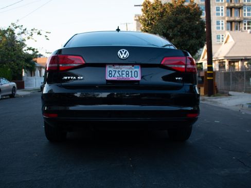 Used 2015 Volkswagen Jetta SE image 6