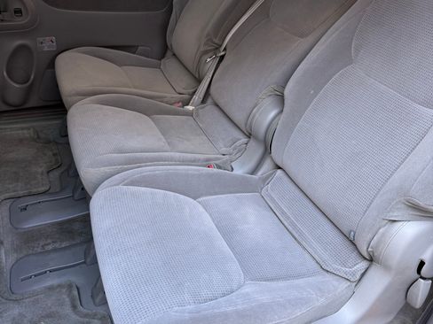 Used 2004 Toyota Sienna LE FWD image 12