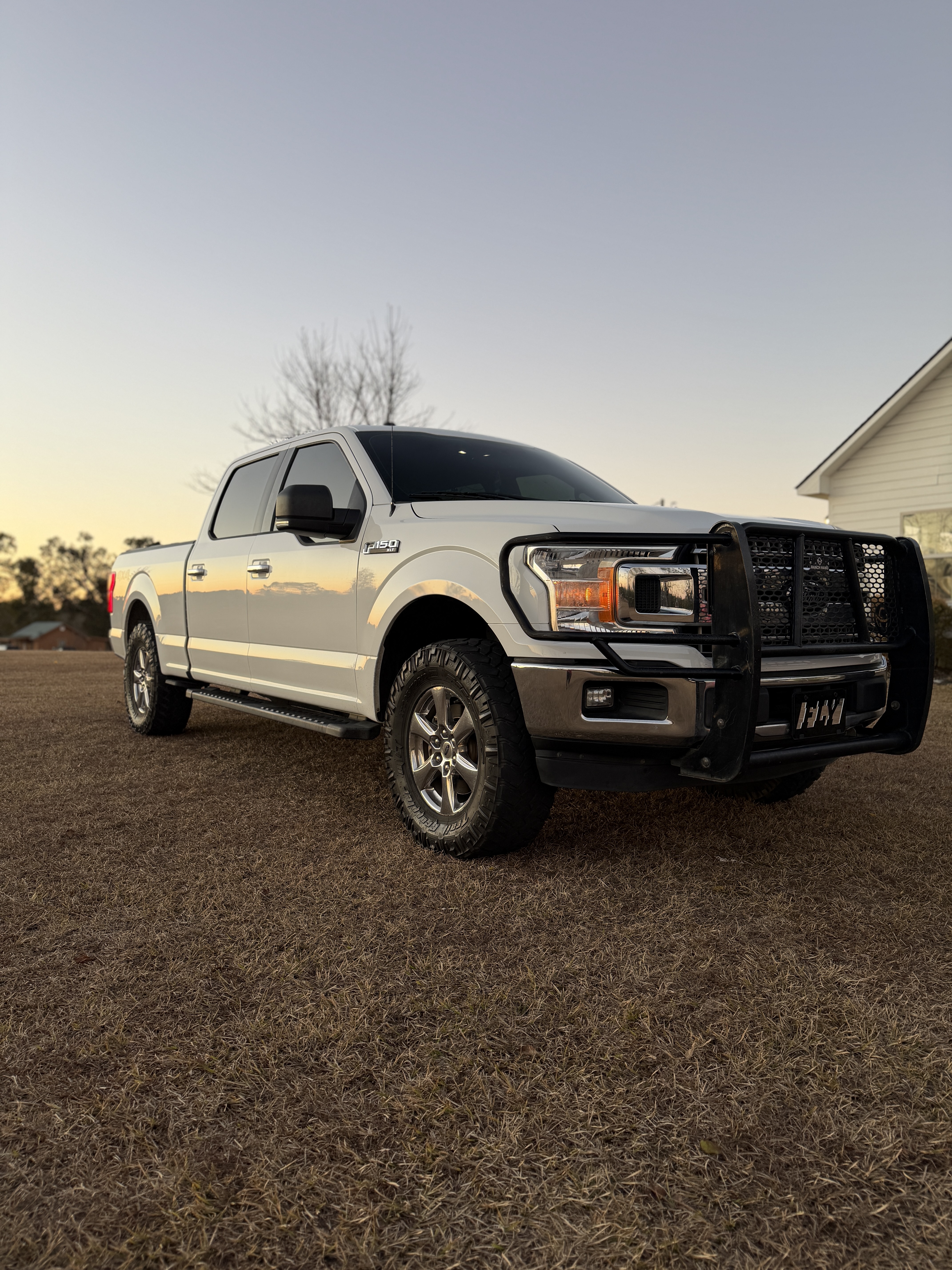 Used 2018 Ford F150 XLT w/ Equipment Group 302A Luxury AWD/4WD image 5
