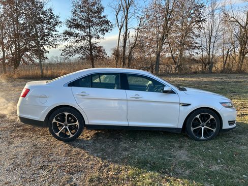 Used 2016 Ford Taurus SEL w/ Equipment Group 201A image 8