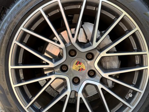 Used 2019 Porsche Cayenne image 20