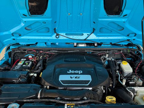 Used 2017 Jeep Wrangler Unlimited Sport w/ Quick Order Package 24S image 10