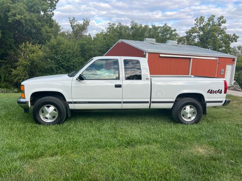 Used 1995 Chevrolet Silverado 2500 4x4 Extended Cab image 2