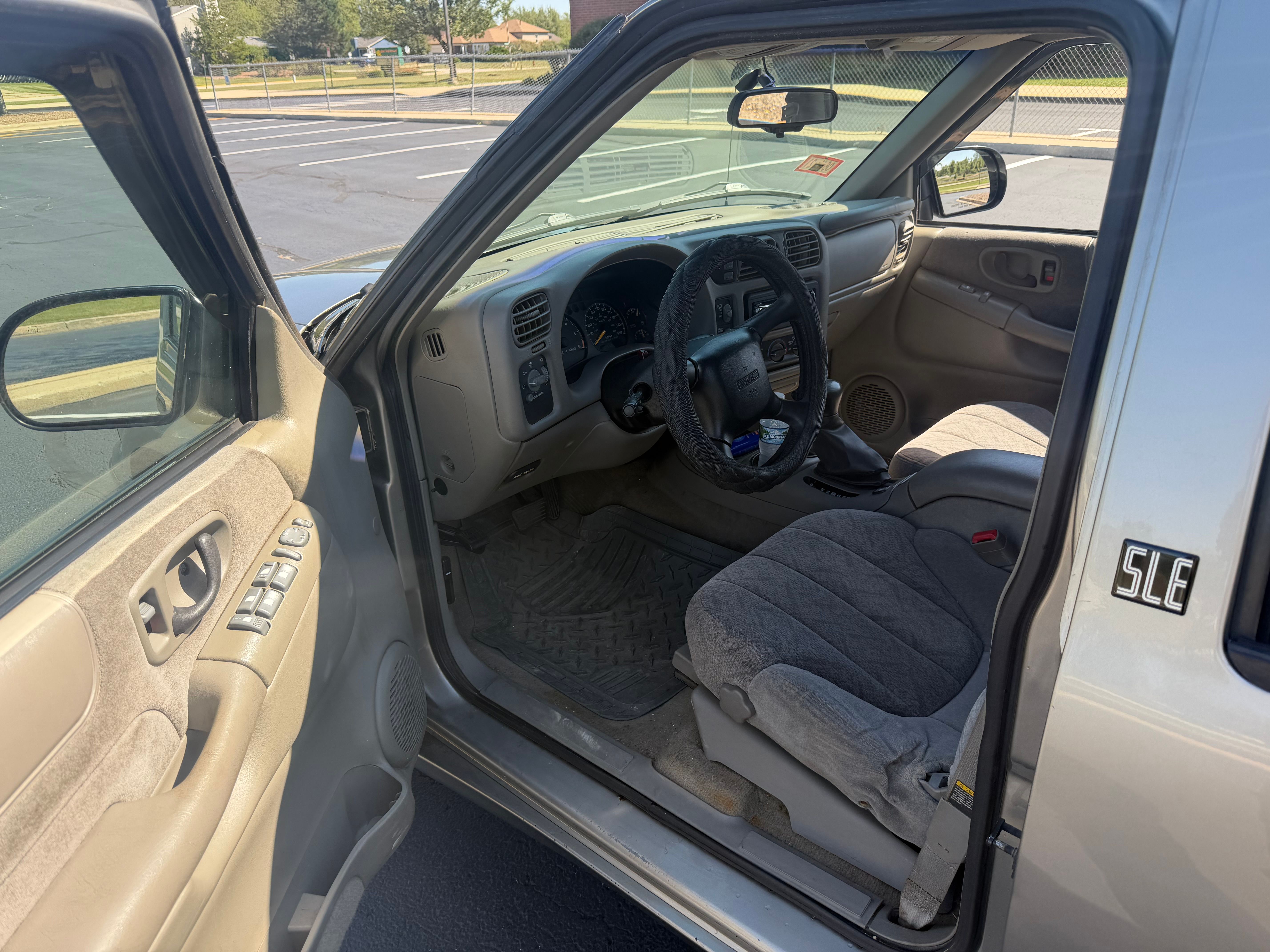 Used 1999 GMC Jimmy SLE AWD/4WD image 4