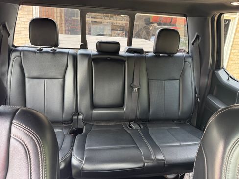 Used 2019 Ford F150 Lariat w/ Equipment Group 502A Luxury AWD/4WD image 11
