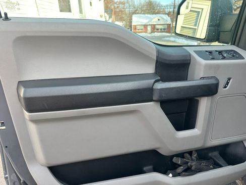 Used 2018 Ford F150 XL w/ Equipment Group 101A Mid image 8