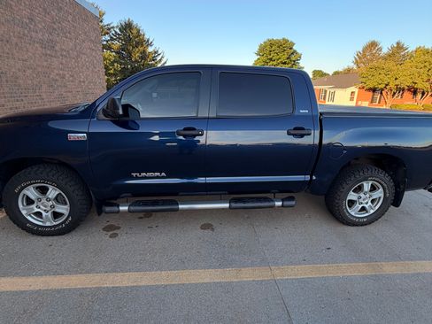 Used 2011 Toyota Tundra 4x4 CrewMax w/ SR5 Pkg image 1