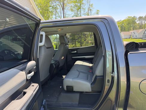 Used 2014 Toyota Tundra Limited w/ Limited Premium Package AWD/4WD image 13