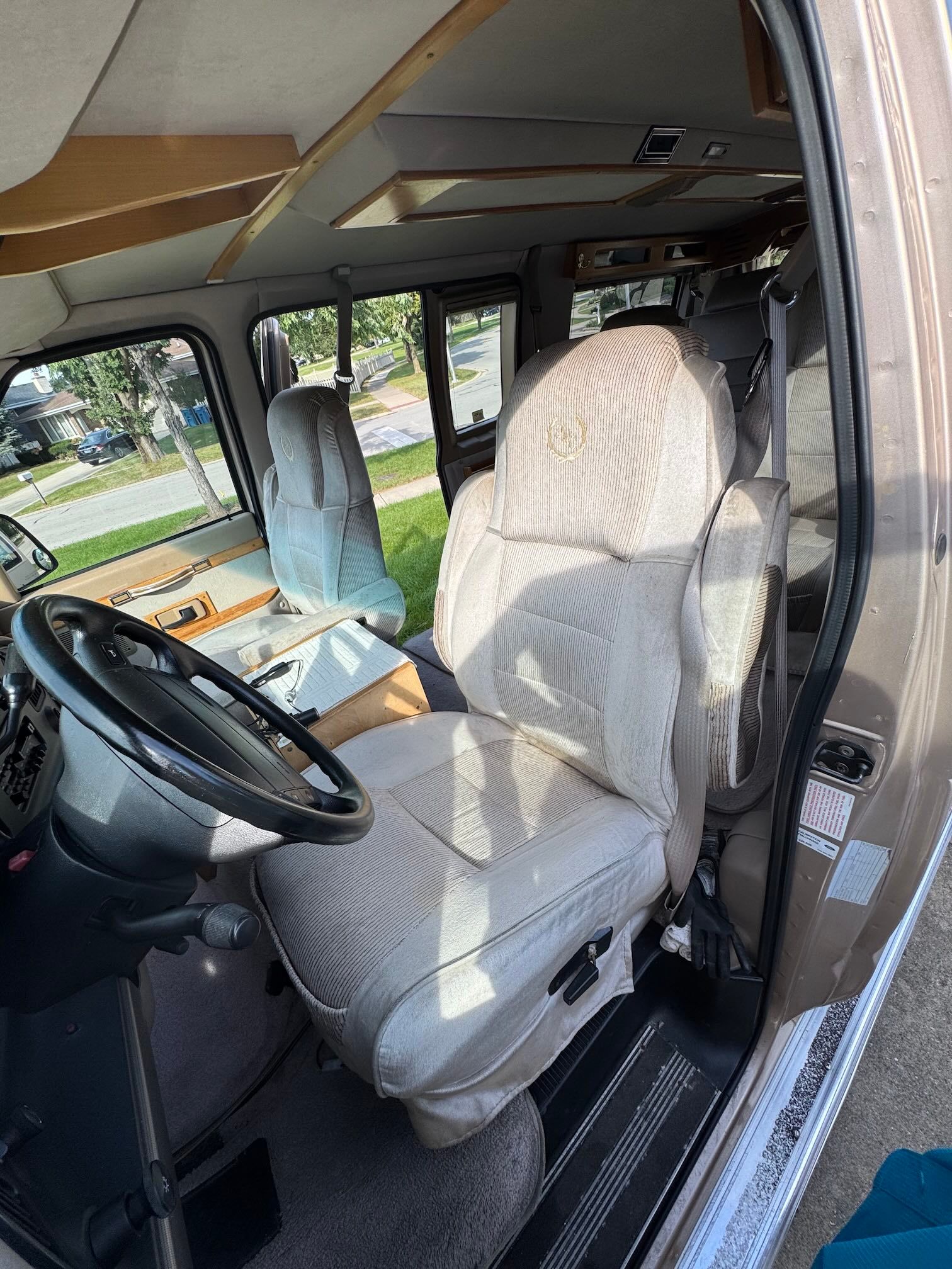Used 1993 Ford E-150 and Econoline 150 RWD image 8
