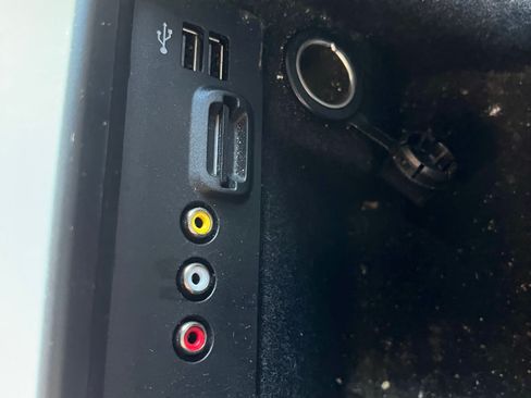 Used 2013 Ford Taurus SEL image 11