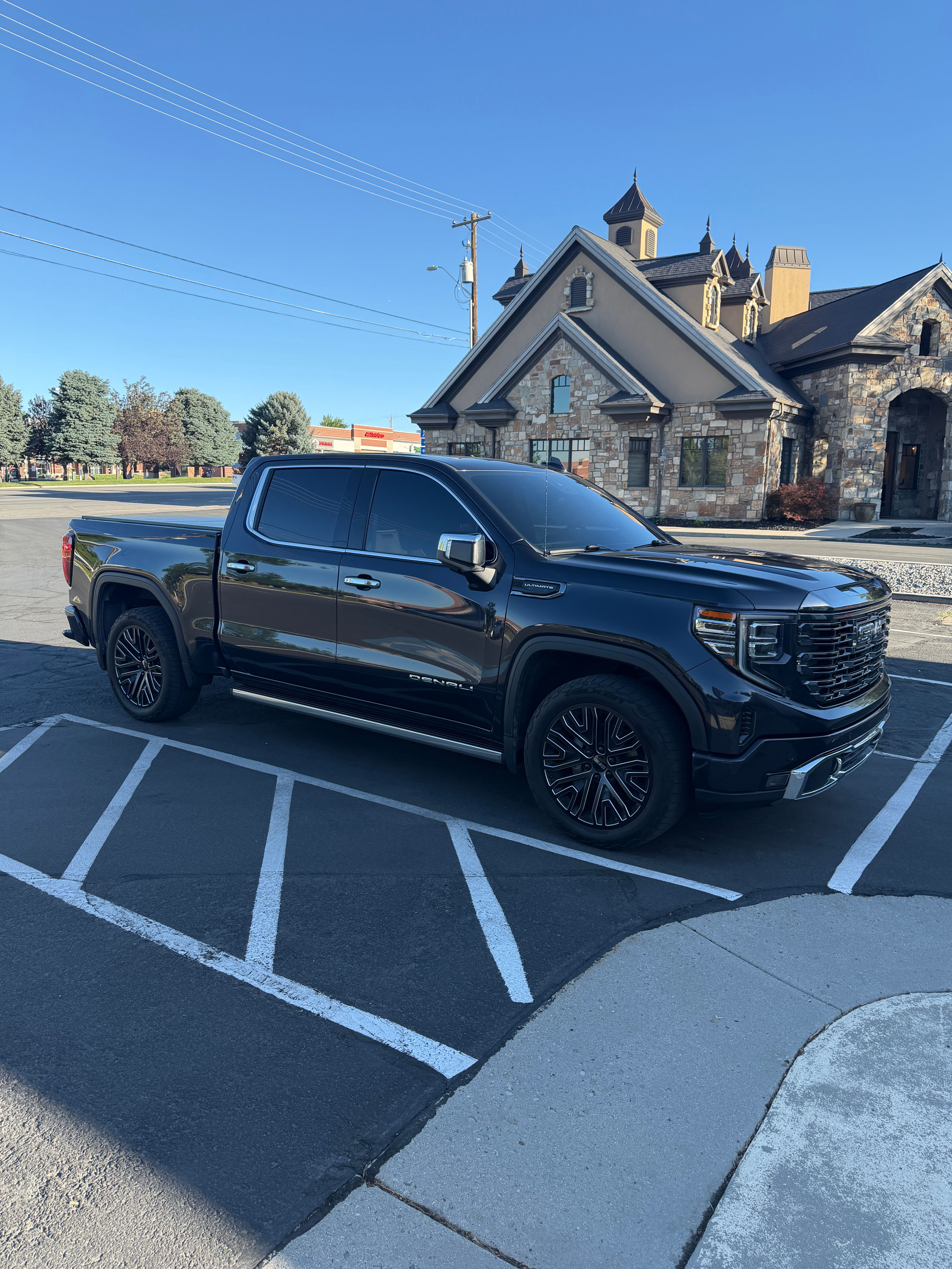 Used 2022 GMC Sierra 1500 Denali Ultimate AWD/4WD image 4