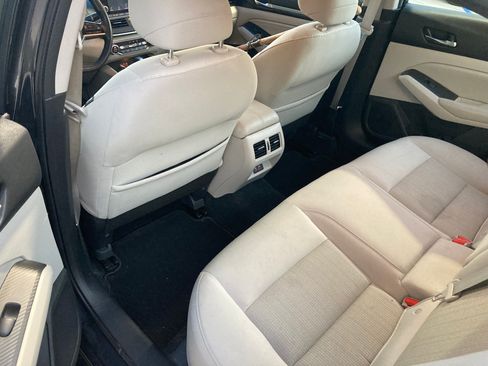 Used 2019 Nissan Altima 2.5 SV image 9