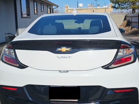 Used 2016 Chevrolet Volt LT image 9