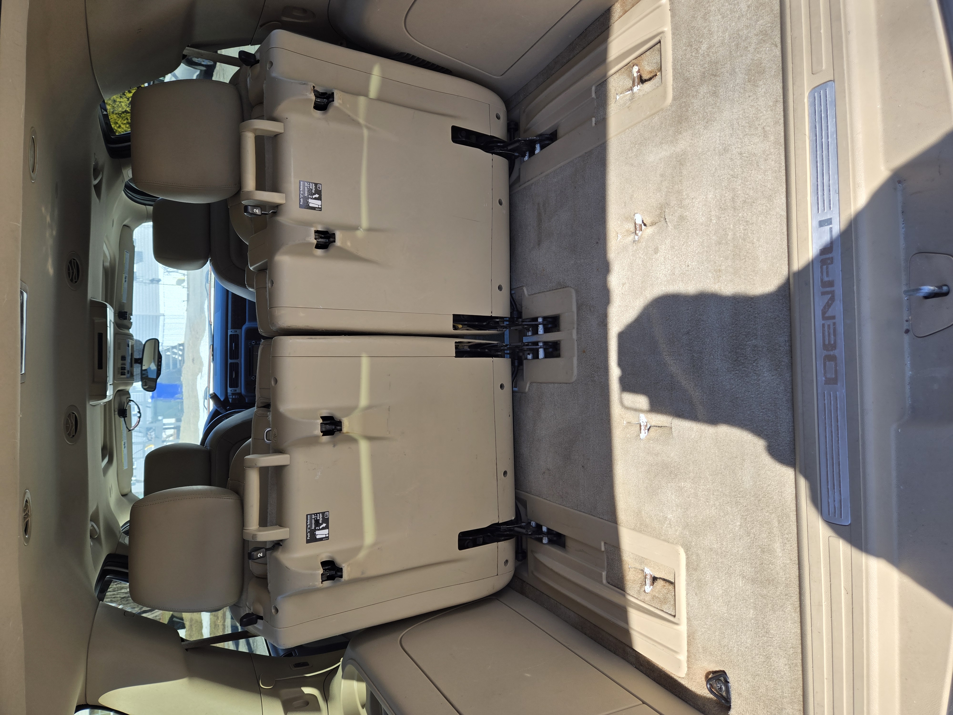 Used 2012 GMC Yukon Denali AWD/4WD image 1