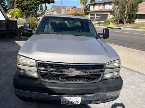 Used 2007 Chevrolet Silverado 2500 LT w/ Heavy-Duty Power Package RWD image 5