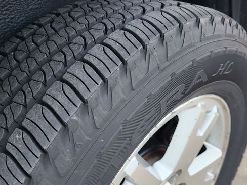 Used 2006 Ford Explorer XLS image 12