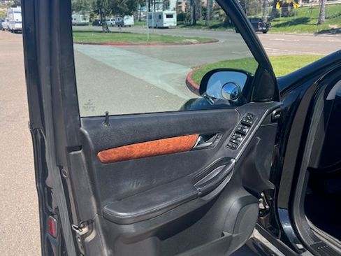 Used 2006 Mercedes-Benz R 350 4MATIC image 9