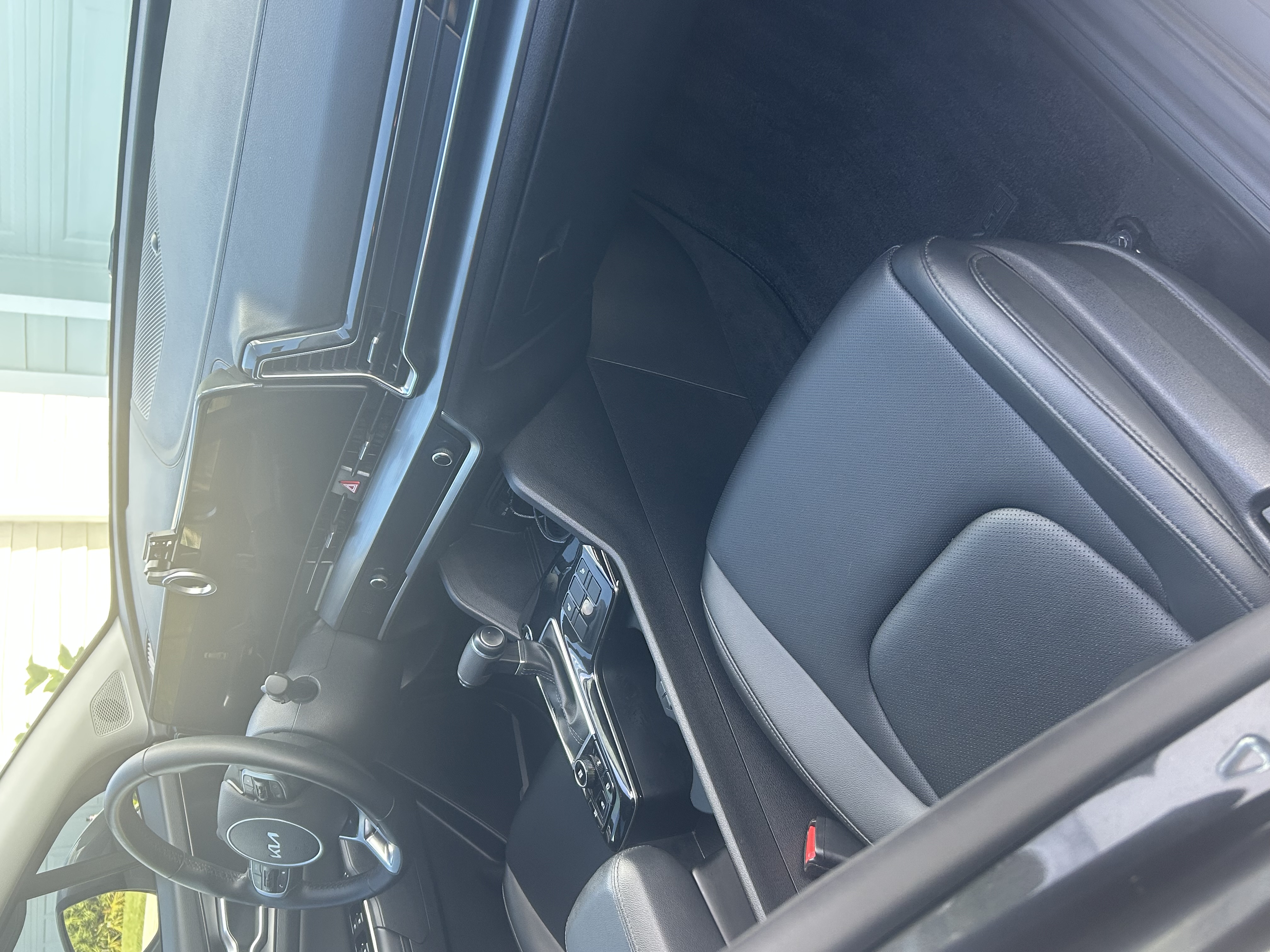 Used 2025 Kia Sportage EX FWD image 15