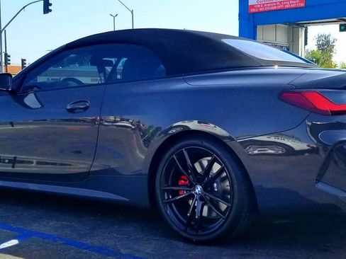Used 2021 BMW M440i Convertible w/ Premium Package image 2