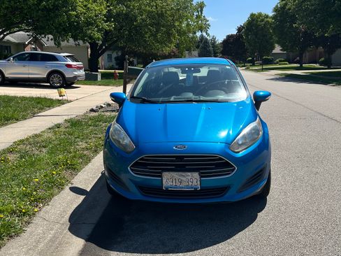 Used 2016 Ford Fiesta SE FWD image 2