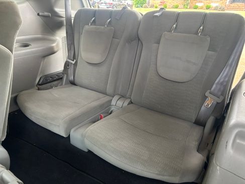 Used 2013 Toyota Highlander Plus AWD/4WD image 9