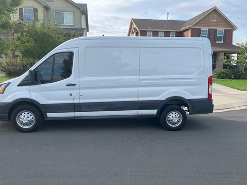 Used 2023 Ford Transit 250 Medium Roof AWD w/ Load Area Protection Package image 4