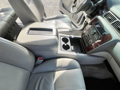 Used 2011 Chevrolet Tahoe LT image 17