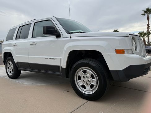 Used 2014 Jeep Patriot Sport w/ Power Value Group image 12