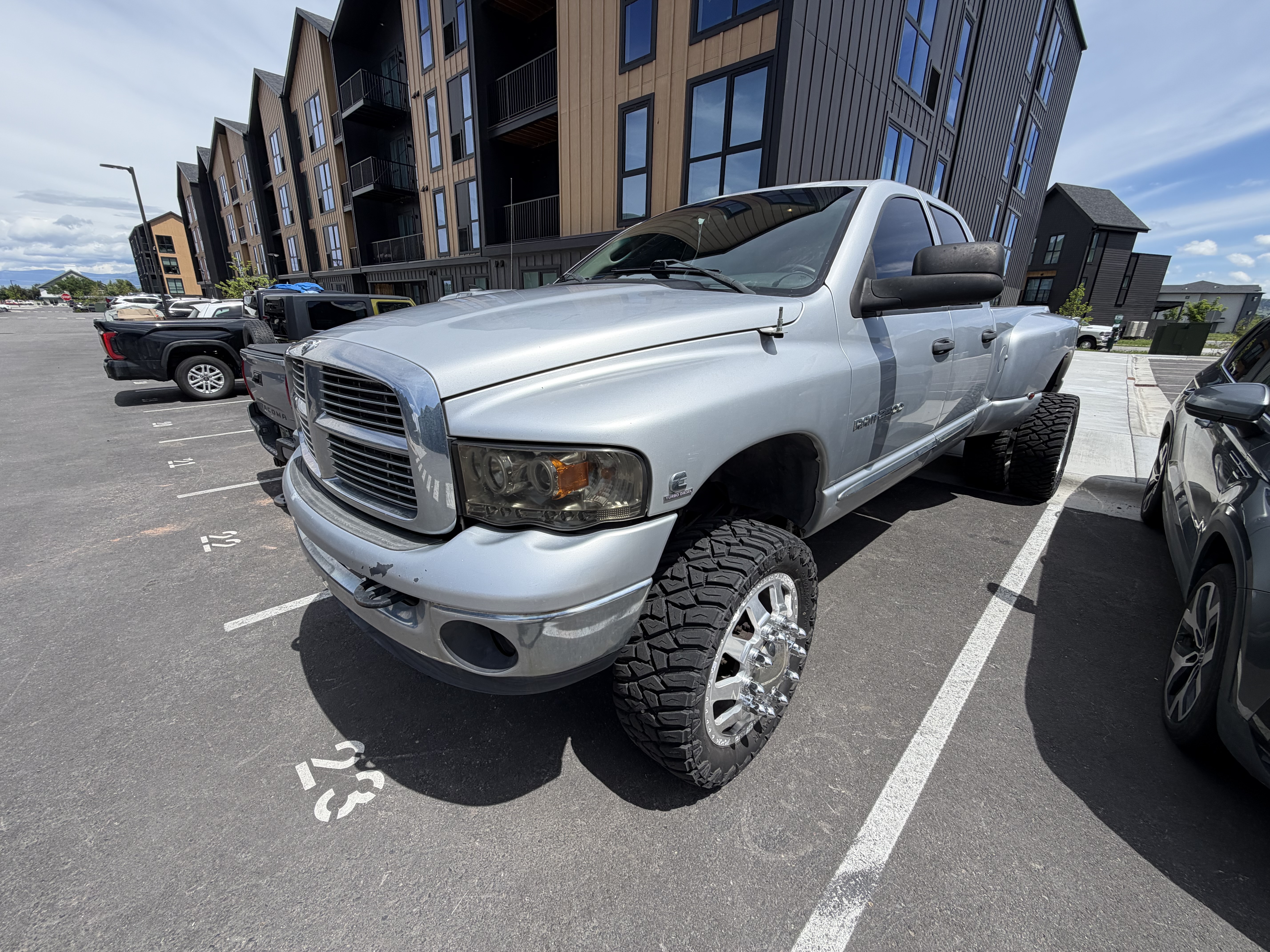 Used 2004 Dodge Ram 2500 Truck SLT w/ Trailer Tow Group AWD/4WD image 1
