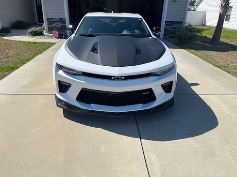 Used 2018 Chevrolet Camaro SS image 4