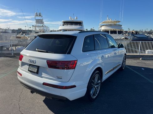 Used 2018 Audi Q7 3.0T Prestige w/ Prestige Package image 2