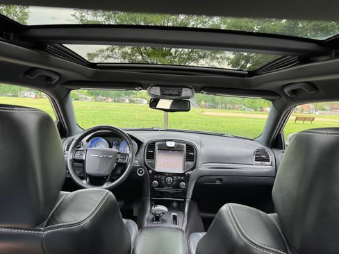 Used 2014 Chrysler 300 S AWD/4WD image 15