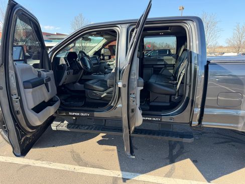 Used 2018 Ford F250 XLT w/ XLT Premium Package image 13