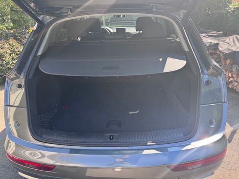 Used 2019 Audi Q5 2.0T Premium w/ Convenience Package AWD/4WD image 2