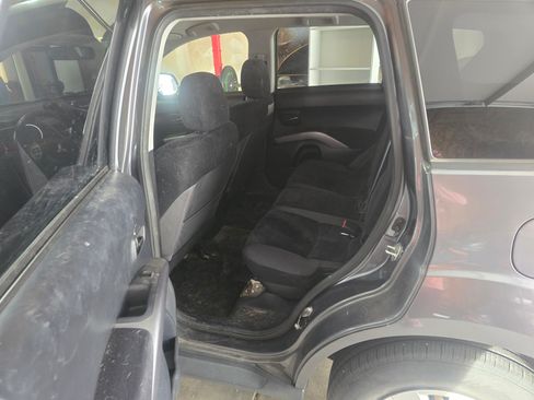 Used 2011 Mitsubishi Outlander ES image 13