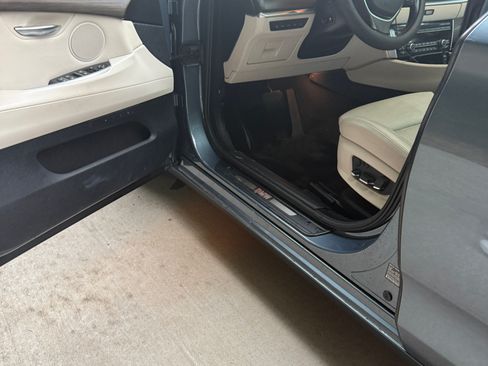 Used 2012 BMW 550i Gran Turismo xDrive AWD/4WD image 9