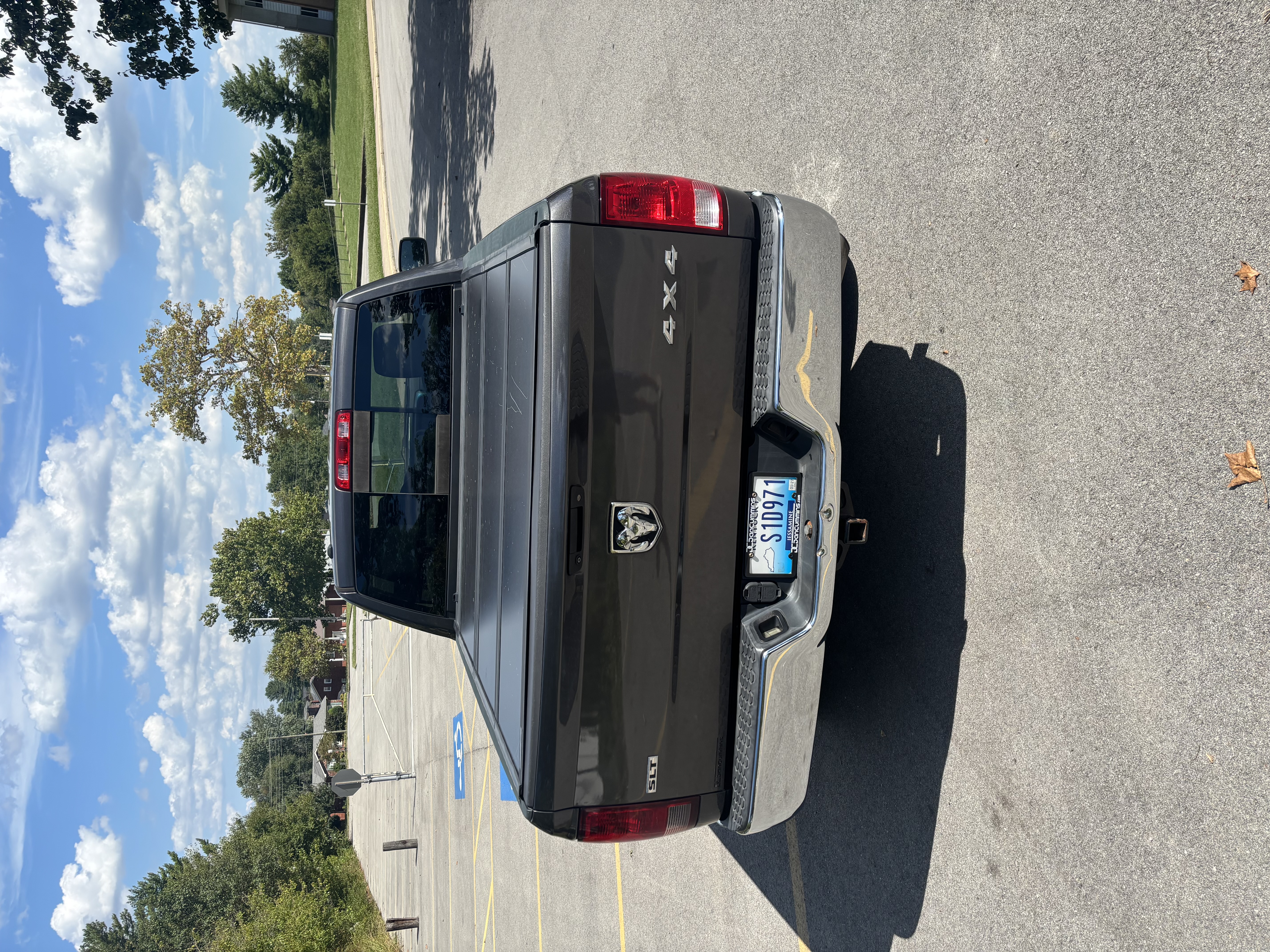 Used 2018 RAM 1500 Classic SLT AWD/4WD image 5