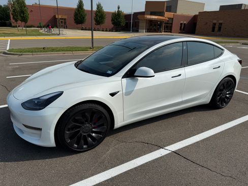 Used 2022 Tesla Model 3 Performance AWD/4WD image 1