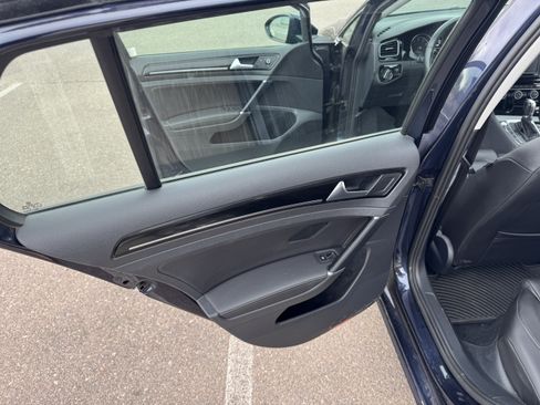 Used 2017 Volkswagen Golf Wolfsburg Edition image 27