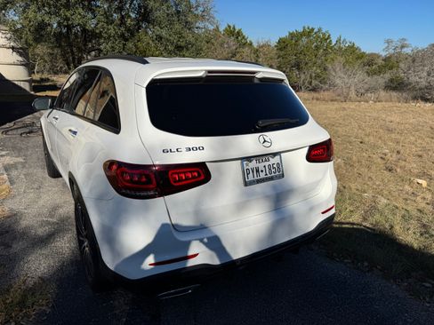 Used 2021 Mercedes-Benz GLC 300 image 2