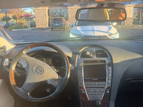 Used 2011 Lexus ES 350 FWD image 6