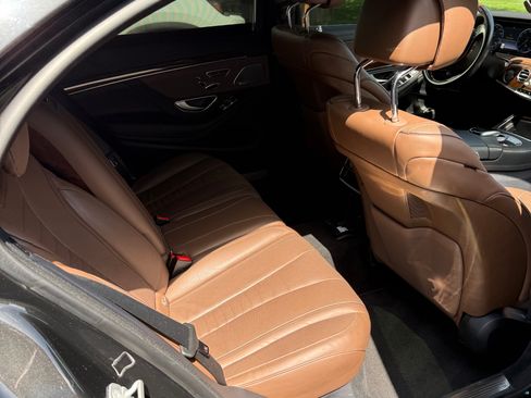 Used 2017 Mercedes-Benz S 550 4MATIC Sedan image 7