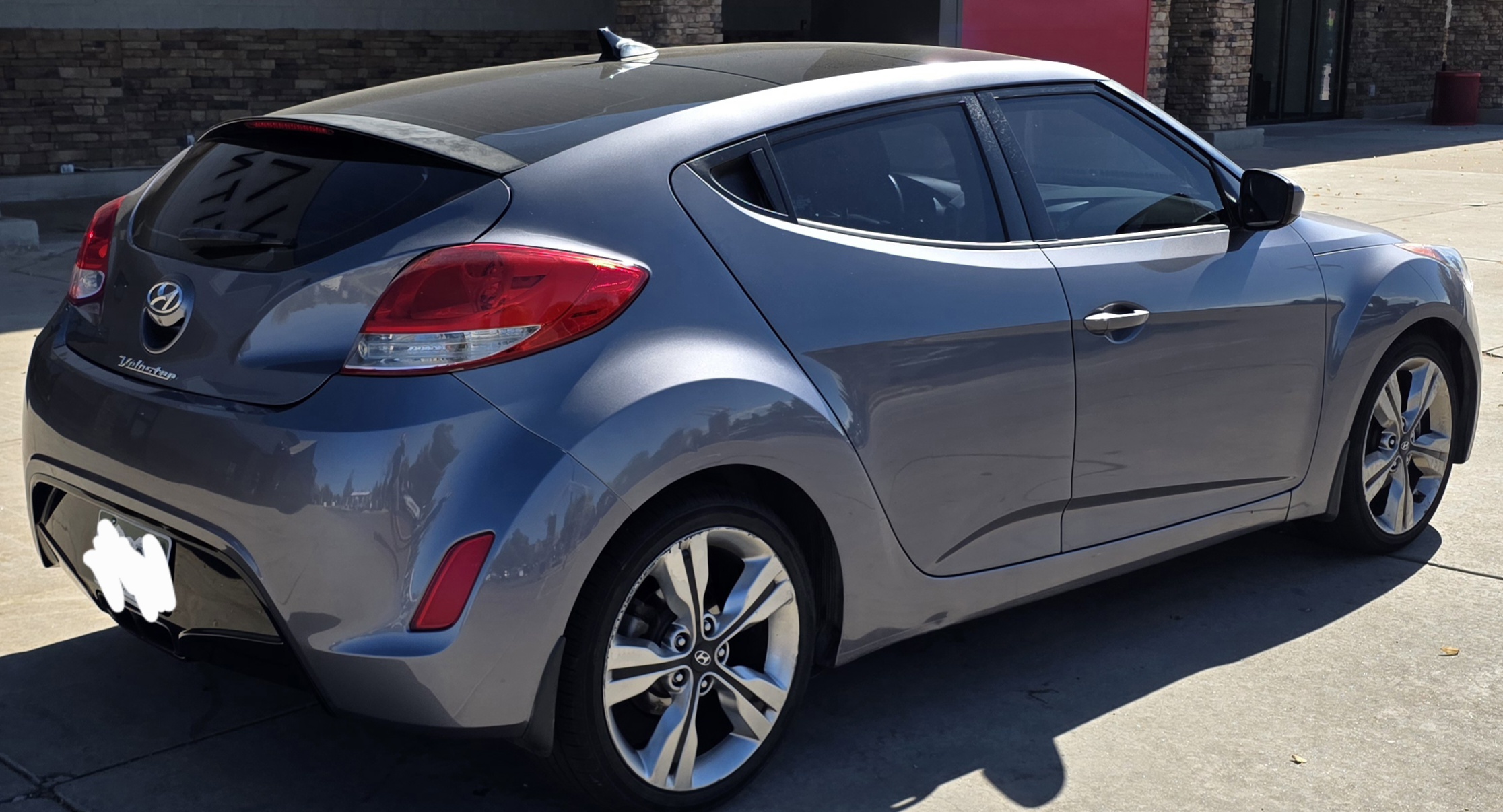 Used 2016 Hyundai Veloster w/ Option Group 02 FWD image 4