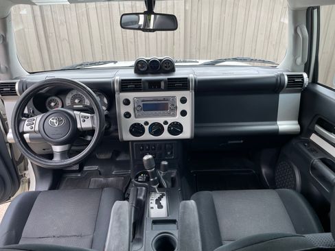 Used 2011 Toyota FJ Cruiser 4WD w/ Upgrade Pkg image 15