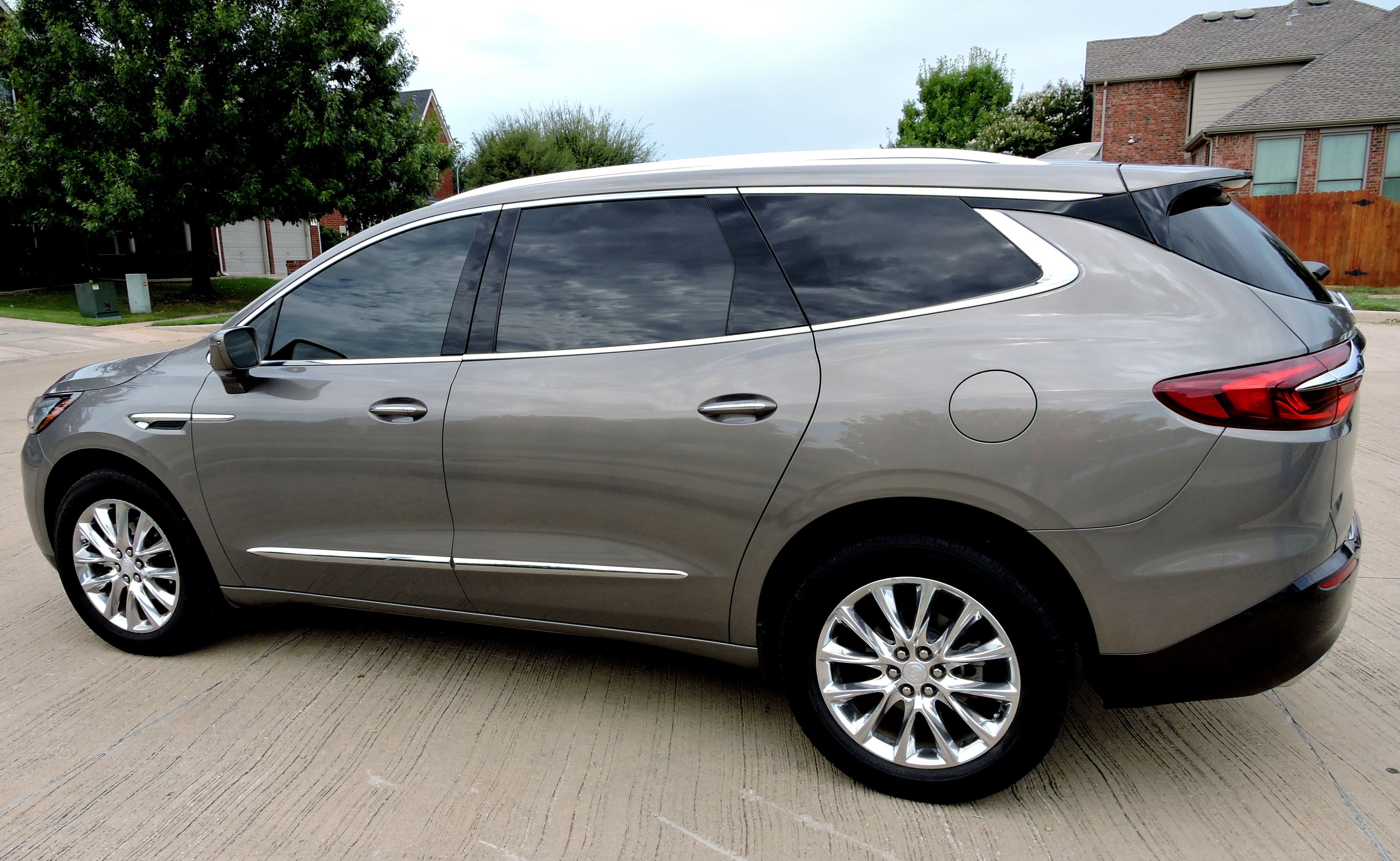 Used 2019 Buick Enclave Essence FWD image 25