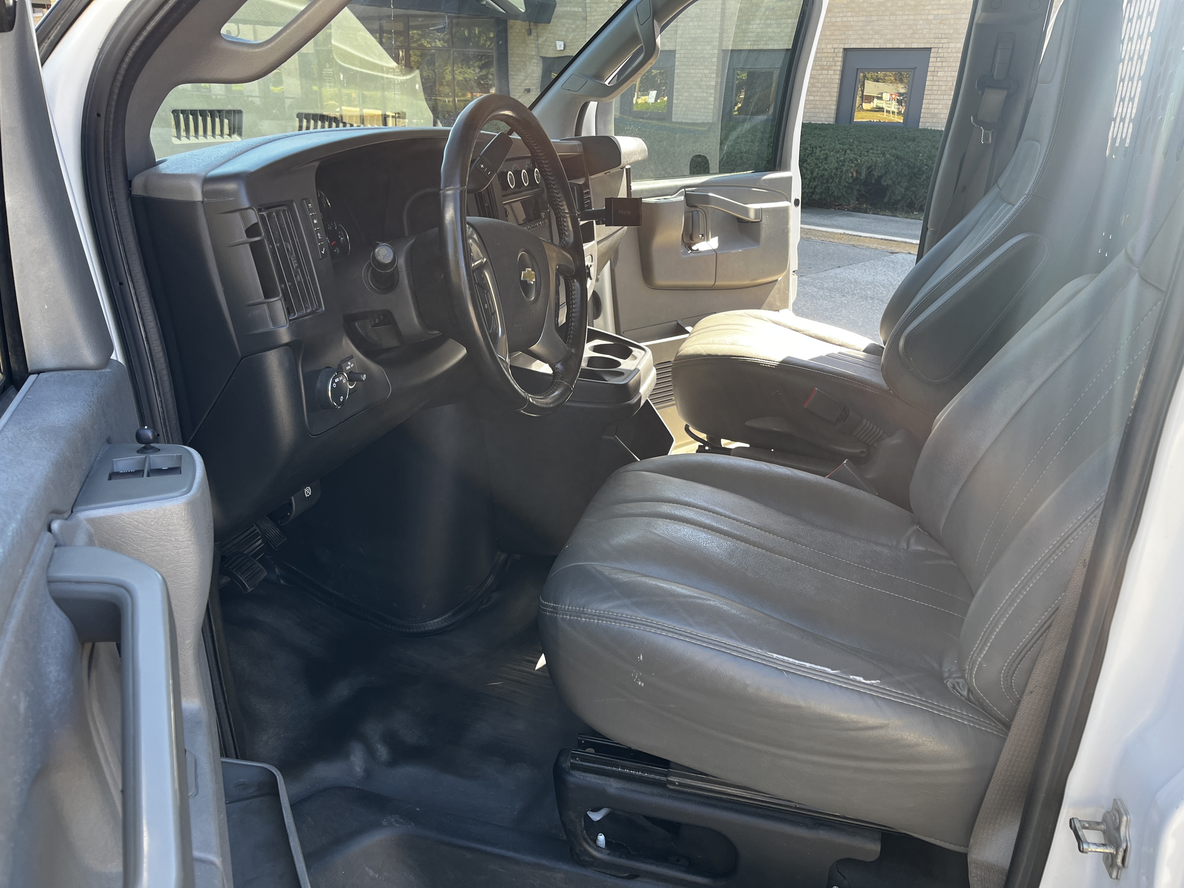 Used 2019 Chevrolet Express 2500 w/ Driver Convenience Package RWD image 16