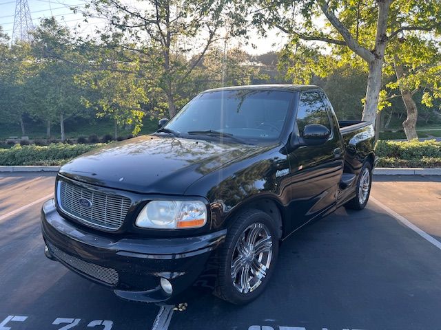 Used 2002 Ford F150 Lightning RWD image 4